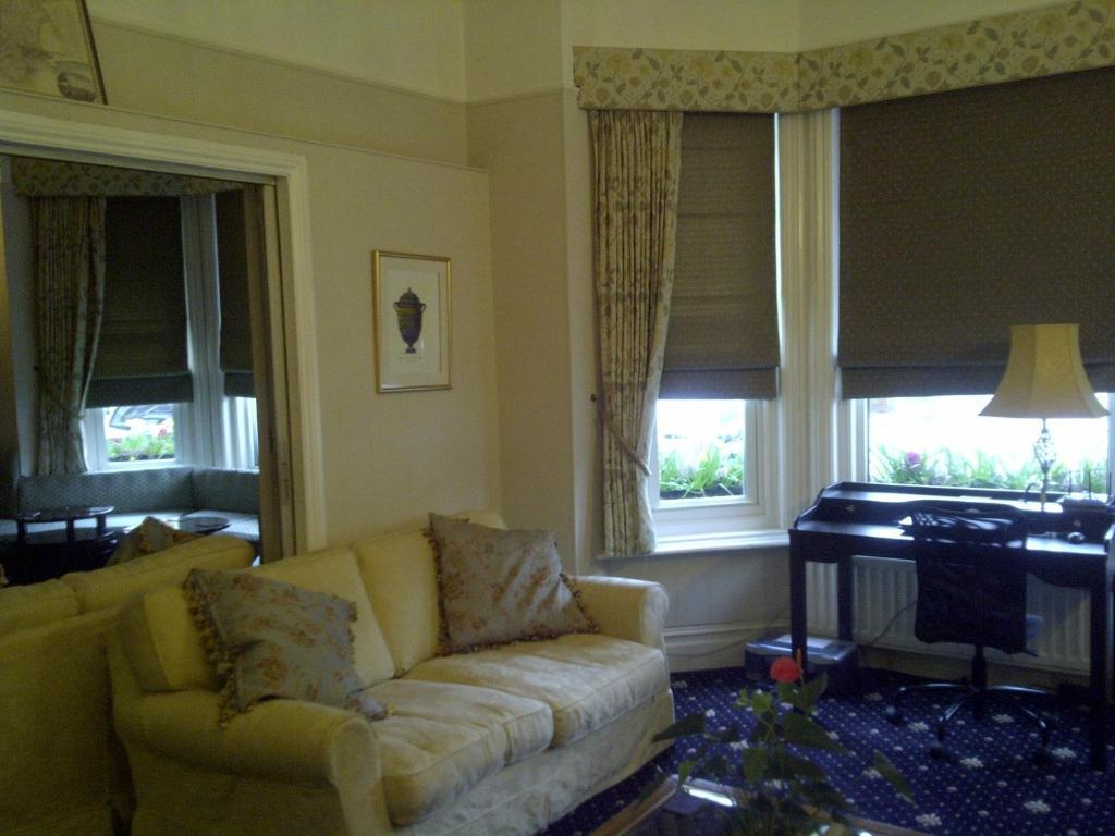 Hunters Lodge Guest House Southampton Bagian luar foto