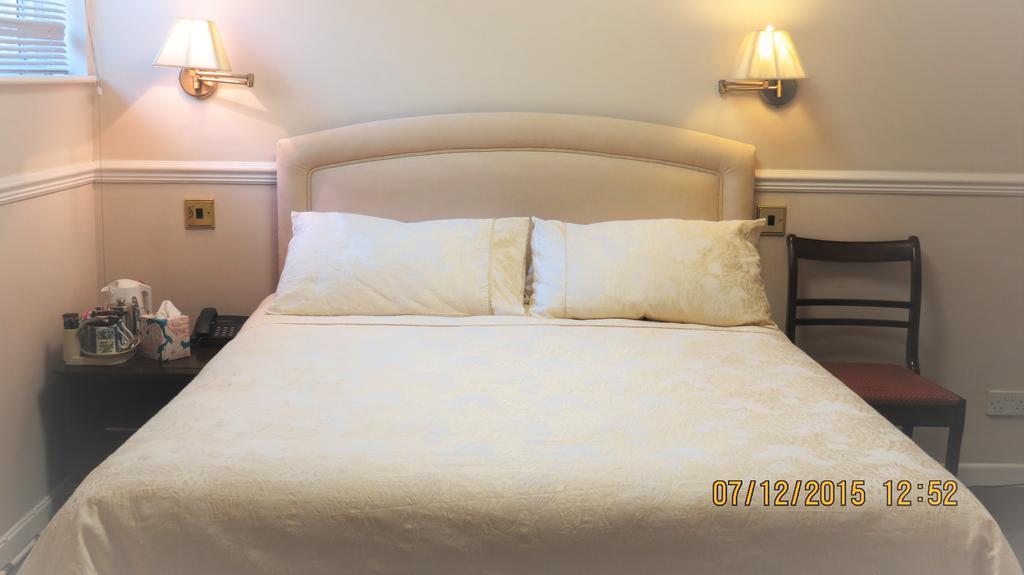 Hunters Lodge Guest House Southampton Bagian luar foto