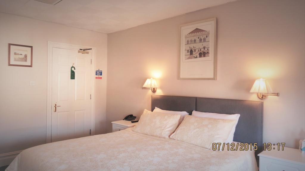 Hunters Lodge Guest House Southampton Bagian luar foto