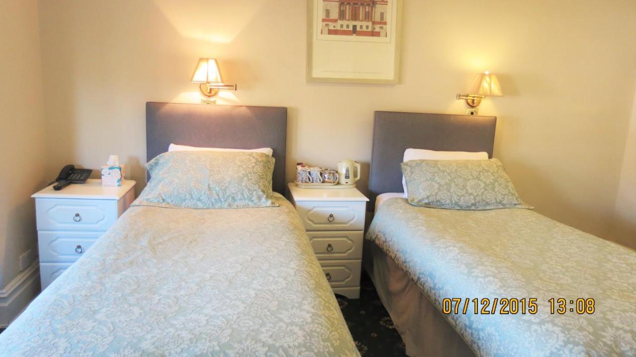 Hunters Lodge Guest House Southampton Bagian luar foto